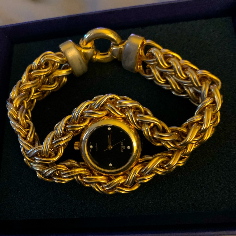Vintage chain bracelet fashion watch - gold tone- black dial face.